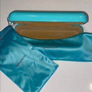 🛍3 for $40🛍Tiffany and Co glasses case